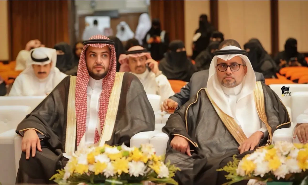 الندوات والمحاضرات الإثرائية